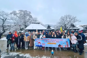 Ảnh đoàn khách Tour Nhật Bản - Oshino Hakkai