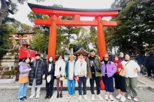 Ảnh đoàn khách Tour Nhật Bản - Senbon Torii