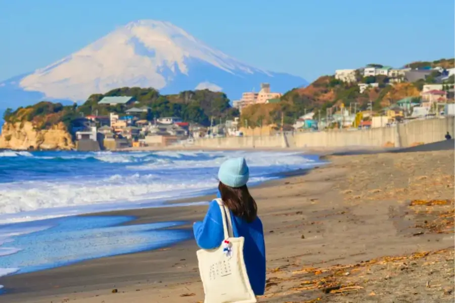Bãi Biển Yuigahama – Không Gian Biển Gần Trung Tâm Kamakura