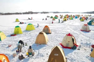 Du lịch Nhật Bản - Câu cá trên hồ băng Hokkaido