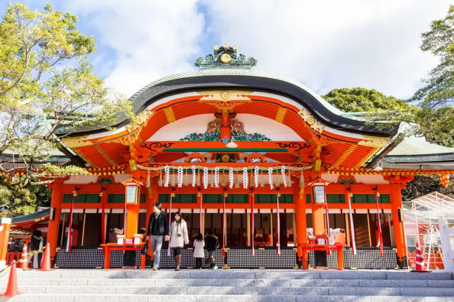 Đền Meiji Và Fushimi Inari - Hai Điểm Cầu May Hot Nhất Khi Du Lịch Tết Nhật Bản
