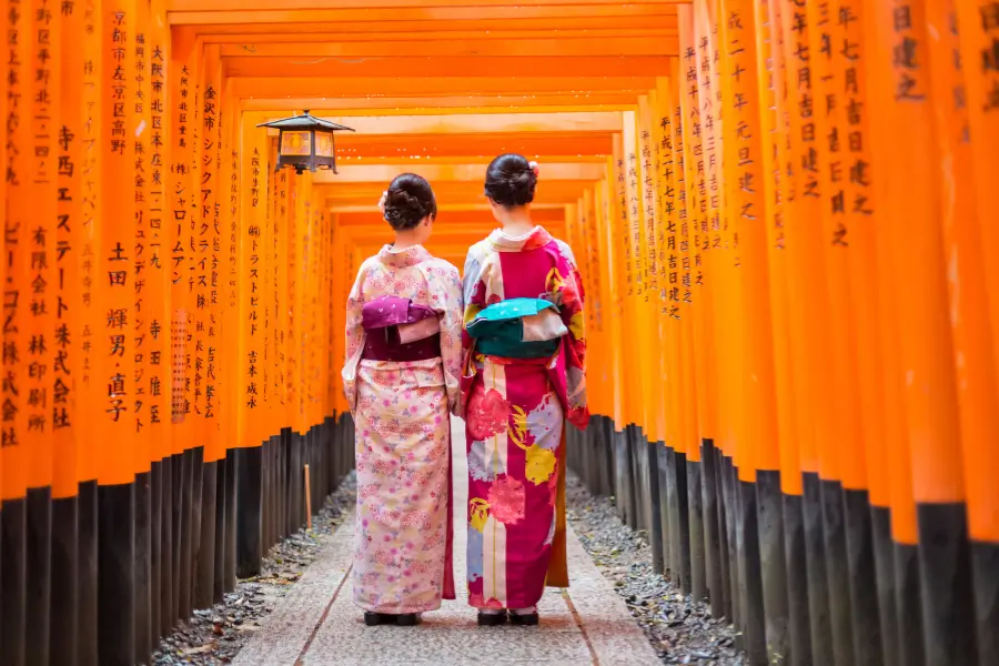 Fushimi Inari Taisha - Ngôi Đền Ngàn Cổng Torii Đỏ Nổi Tiếng Của Kyoto