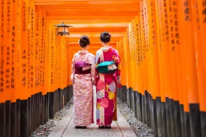 Fushimi Inari Taisha – Ngôi Đền Ngàn Cổng Torii Biểu Tượng Của Kyoto