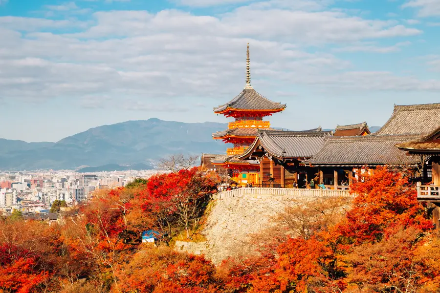 Kiyomizu-dera - Chùa Thanh Thủy Nổi Tiếng Trên Vách Núi Của Kyoto