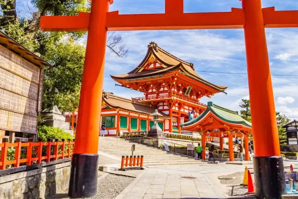 Những điểm dừng linh thiêng trong khuôn viên đền Fushimi Inari Taisha