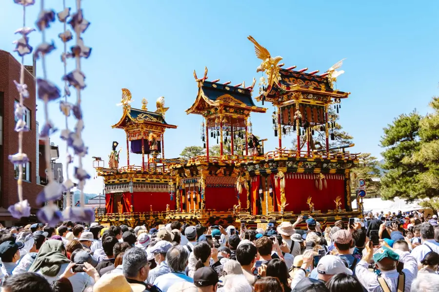 Takayama Matsuri – Lễ hội mùa thu nổi tiếng tại Gifu