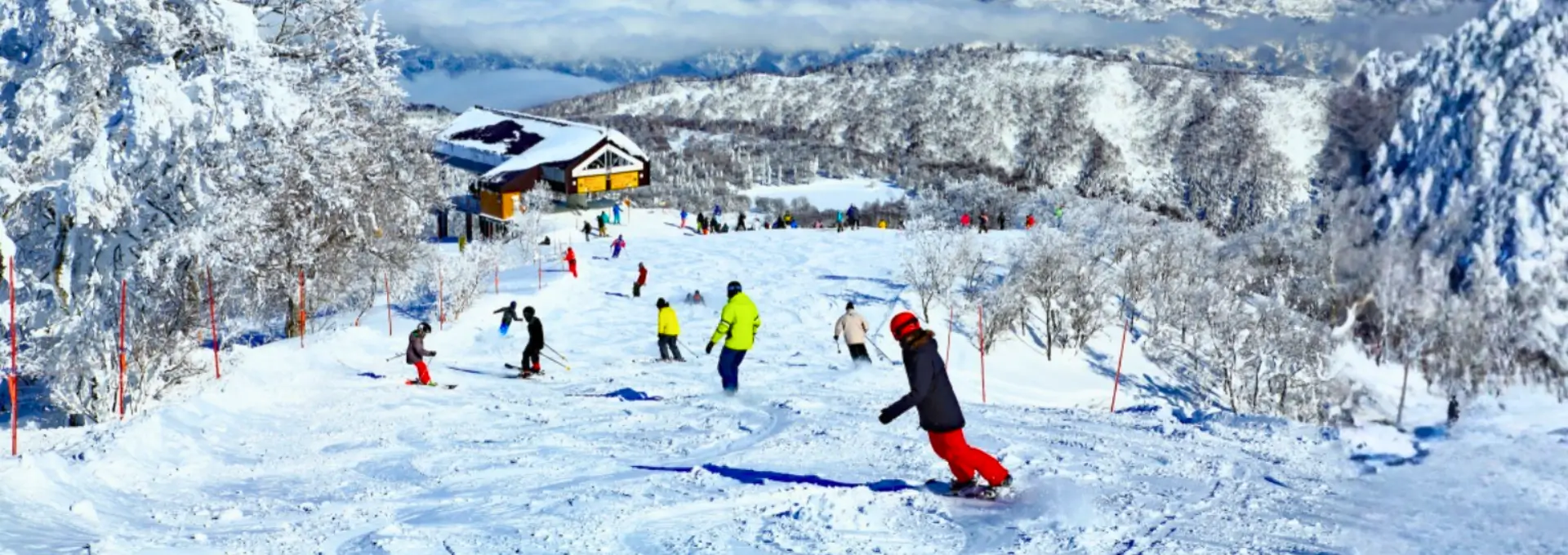 Trải Nghiệm Trượt Tuyết Trong Tour Du Lịch Nhật Bản