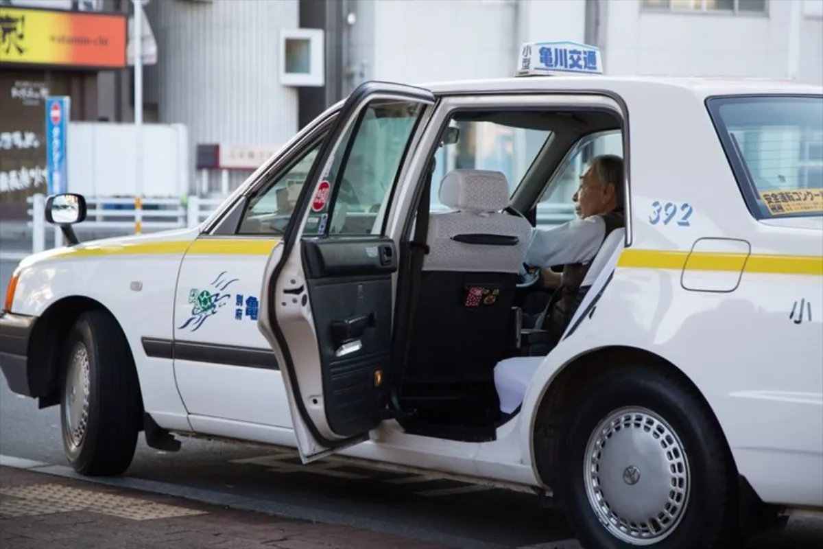 sử dụng taxi tại Nhật Bản