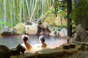 Tắm Onsen Là Gì? Hướng Dẫn Tắm Suối Khoáng Nóng Chuẩn Người Nhật Bản