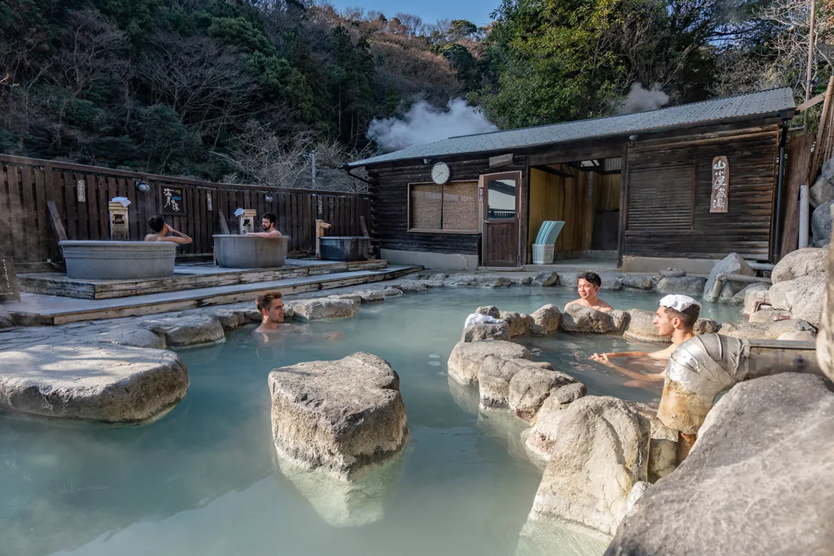 tắm onsen nhật bản