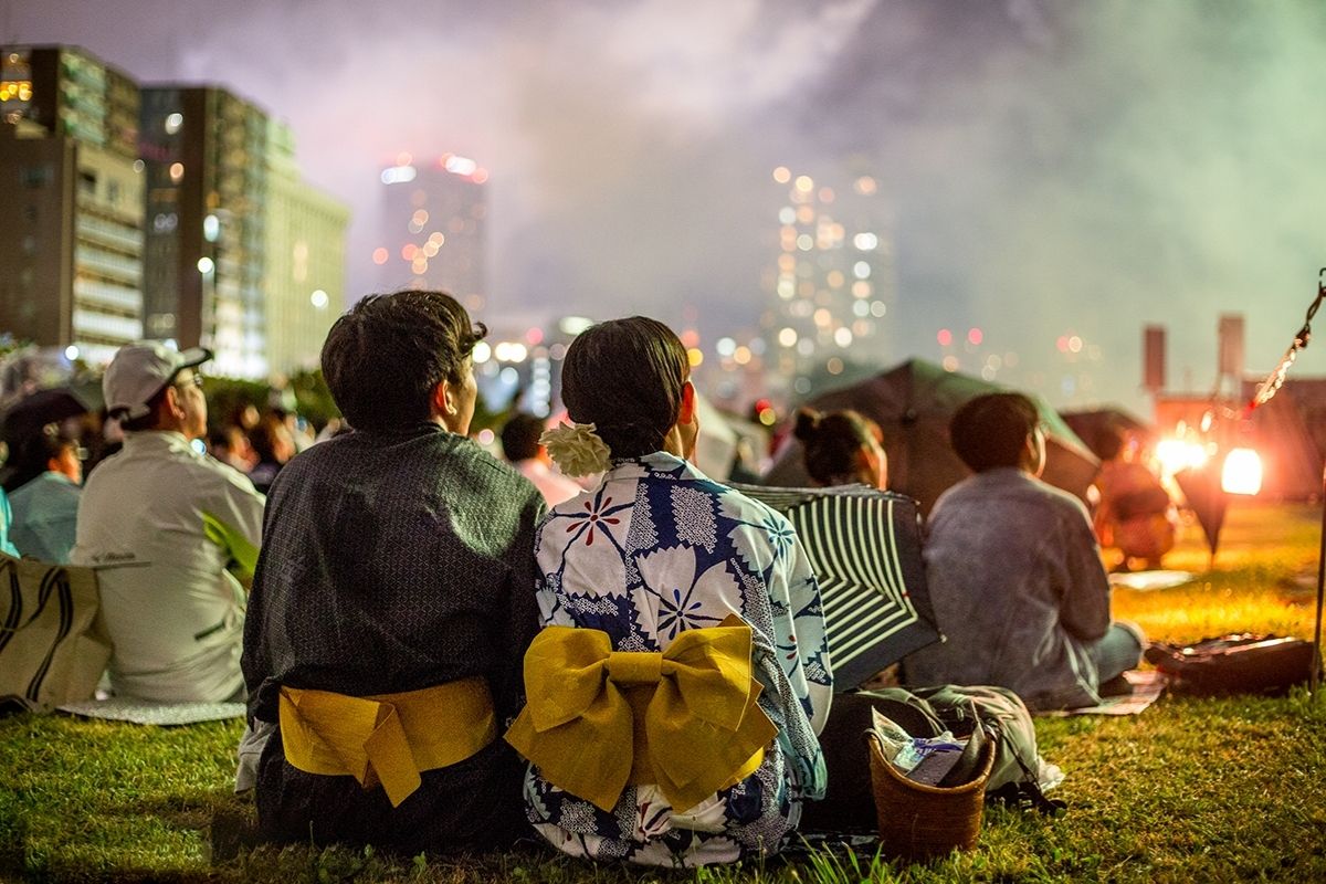 Chọn vị trí xem lễ hội pháo hoa Nhật Bản